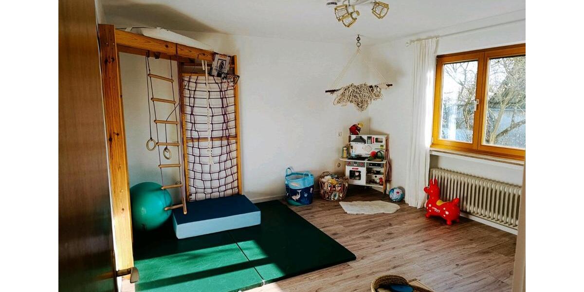 Einfamilienhaus Windhagen - 7 Zimmer, 180 m&sup2;, 1.600&euro; | Angebot:25424853