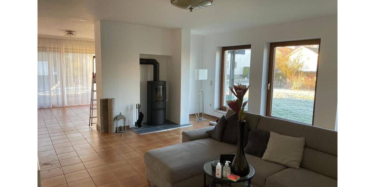 Erdgeschoßwohnung Brakel - 6 Zimmer, 150 m&sup2;, 1.425&euro; | Angebot:25922807