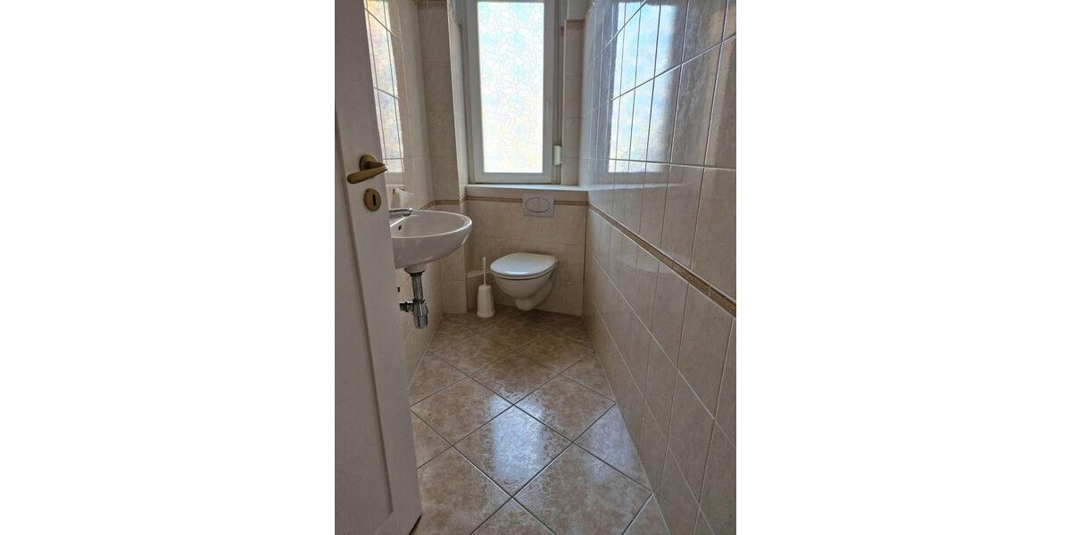 Erdgeschoßwohnung Bad Langensalza - 4 Zimmer, 169 m&sup2;, 1.095&euro; | Angebot:24183122