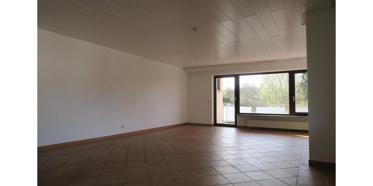 Erdgeschoßwohnung Schwalbach - 3 Zimmer, 113 m&sup2;, 900&euro; | Angebot:26032068
