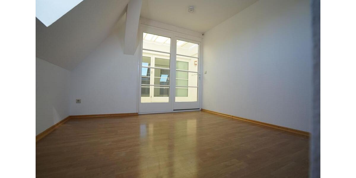 Dachgeschoßwohnung Dresden Cotta - 3 Zimmer, 80 m&sup2;, 1.099&euro; | Angebot:26382767