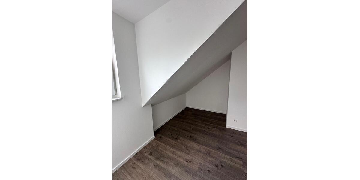 Dachgeschoßwohnung Allendorf (Eder) - 3 Zimmer, 73 m&sup2;, 730&euro; | Angebot:26024524