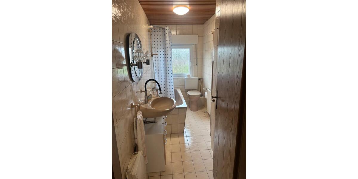 Dachgeschoßwohnung Rees - 3 Zimmer, 112 m&sup2;, 950&euro; | Angebot:26578541