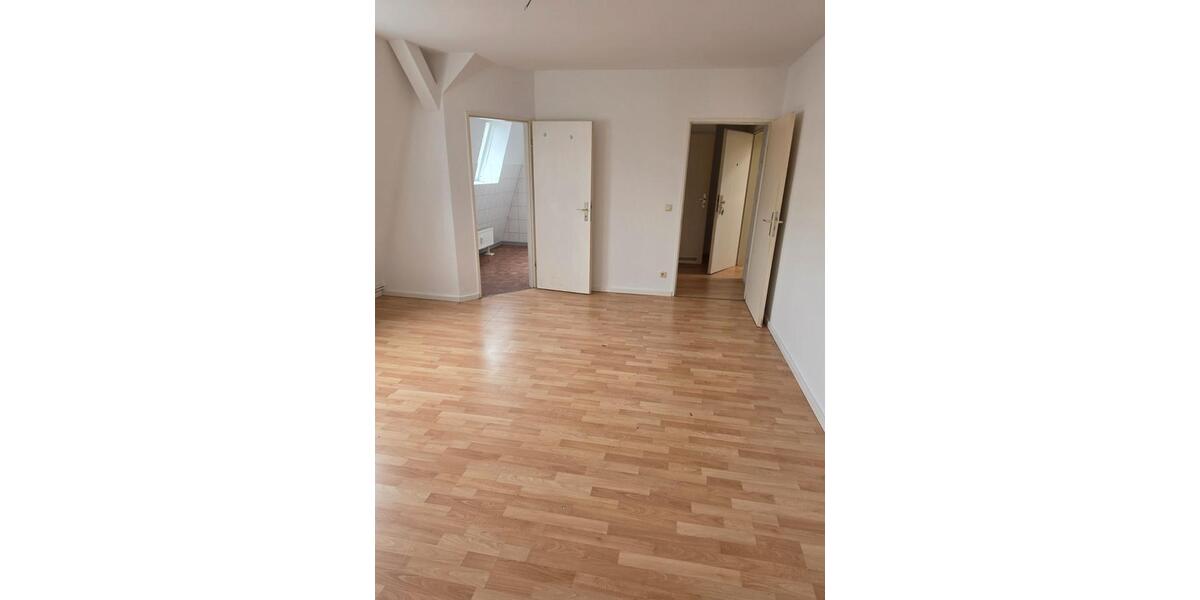 Dachgeschoßwohnung Dessau-Roßlau Roßlau - 2 Zimmer, 42 m&sup2;, 330&euro; | Angebot:26544739