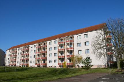 Wohnung Gröditz - 3 Zimmer, 59 m&sup2;, 326&euro; | Angebot:26180437