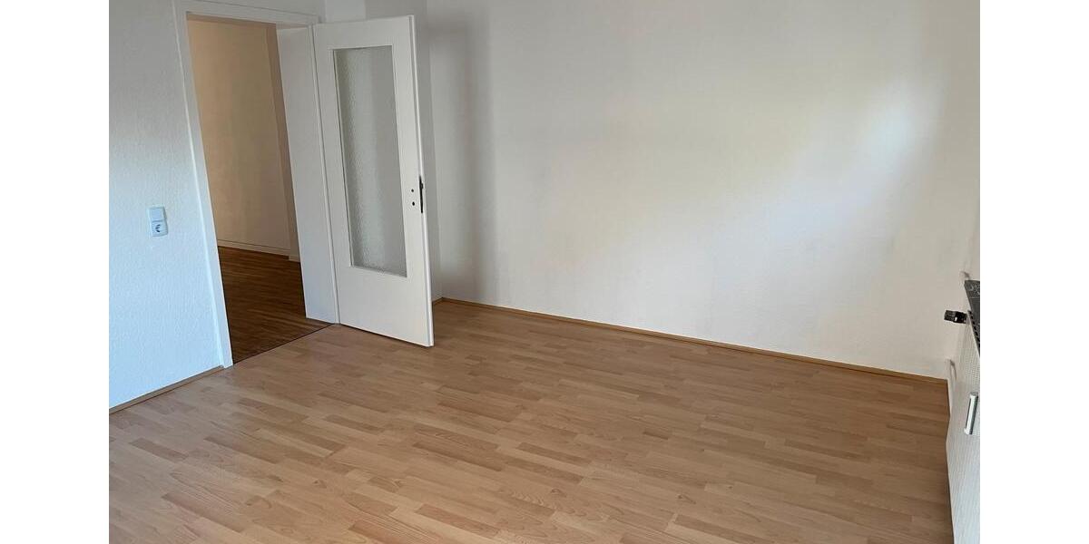 Hochparterre Borken (Hessen) - 3 Zimmer, 107 m&sup2;, 1.100&euro; | Angebot:26551694