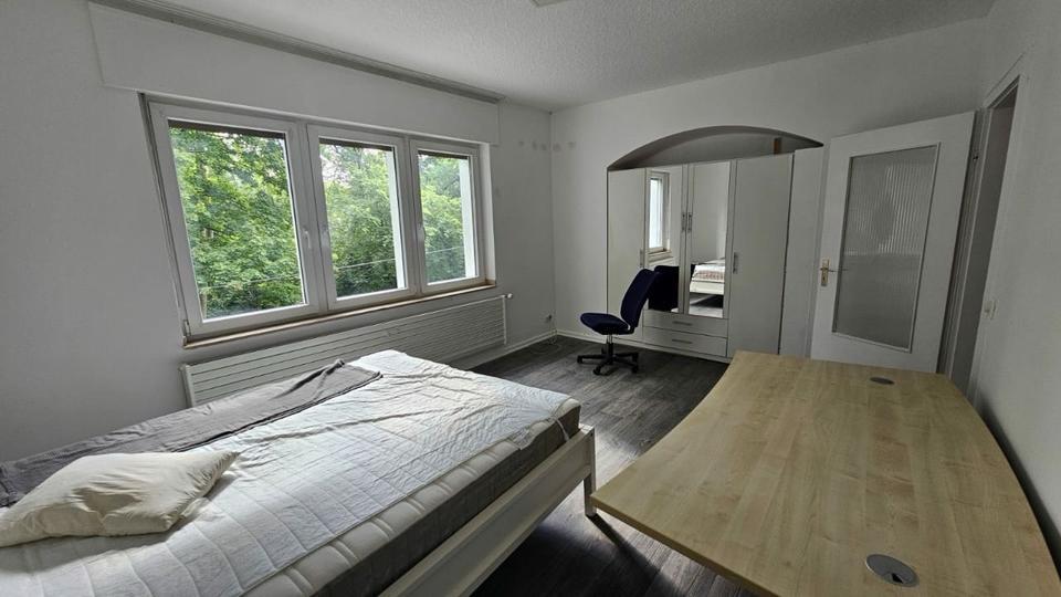 Schönes möbliertes Zimmer (WG)