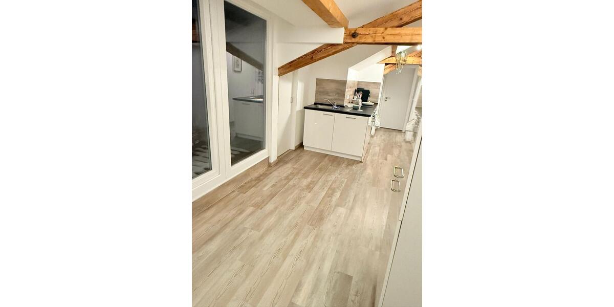 Dachgeschoßwohnung Krefeld - 3 Zimmer, 80 m&sup2;, 500&euro; | Angebot:24890850