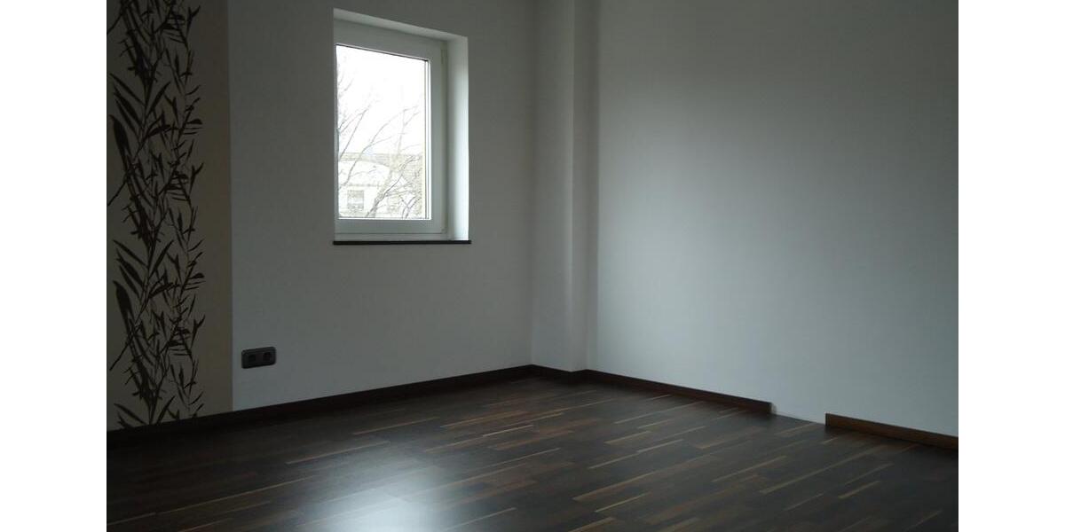Dachgeschoßwohnung Duisburg Duisburg-Mitte - 2.5 Zimmer, 65 m&sup2;, 599&euro; | Angebot:24841595