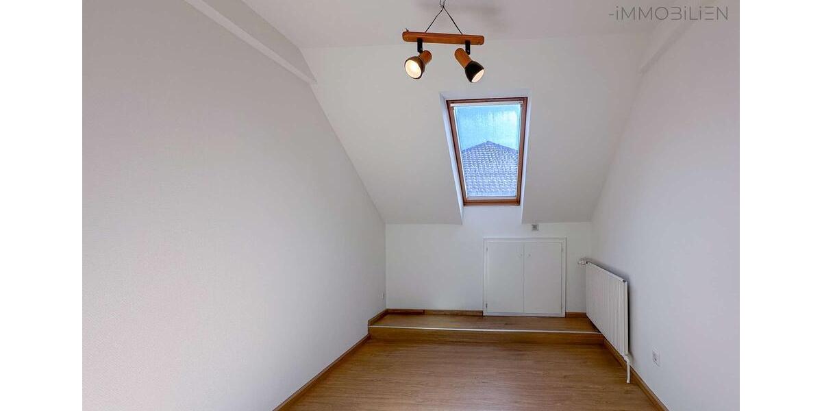 Dachgeschoßwohnung Lörrach - 4 Zimmer, 122 m&sup2;, 1.450&euro; | Angebot:26182204