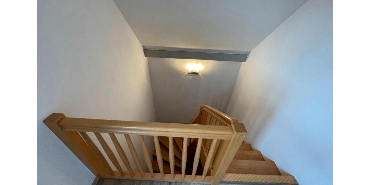 Dachgeschoßwohnung Geisenhausen - 2 Zimmer, 75 m&sup2;, 800&euro; | Angebot:25945300