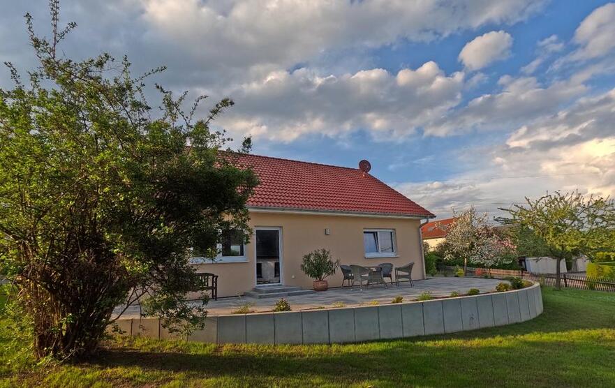 Barrierefreies Landhaus mit Terrasse und Grundstück, möbeliert zimmer
