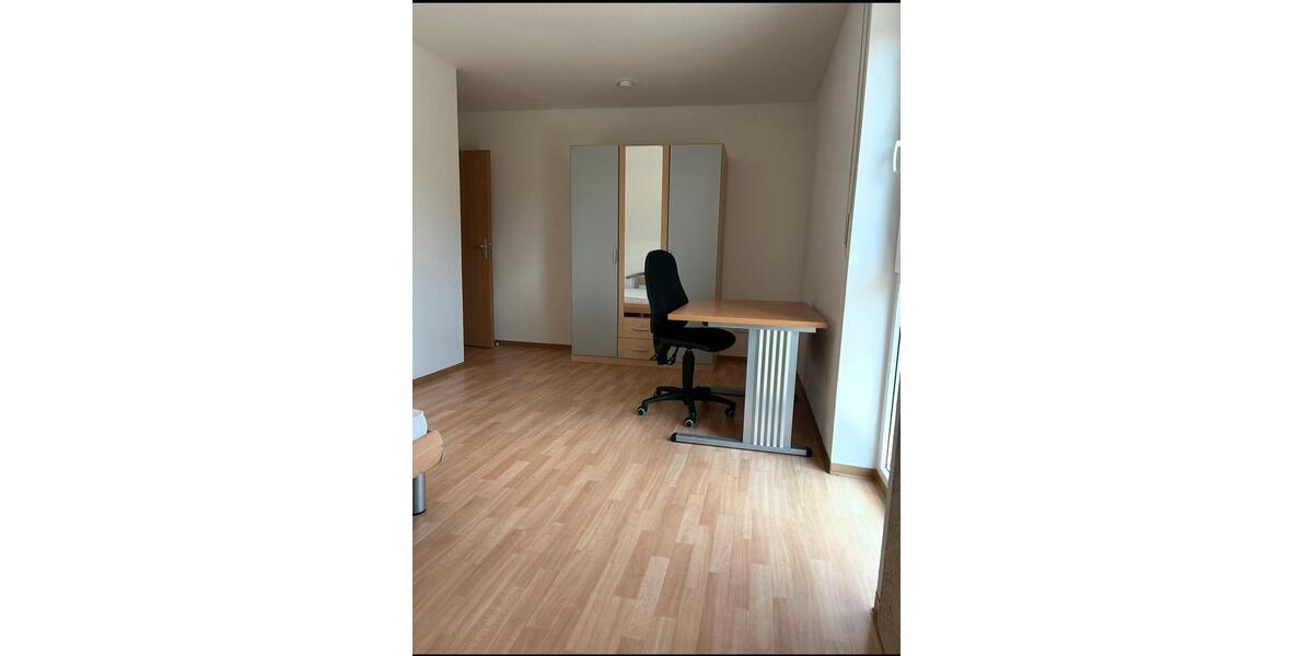 Wohnen auf Zeit Weidenbach - 5 Zimmer, 16 m&sup2;, 306&euro; | Angebot:25640842