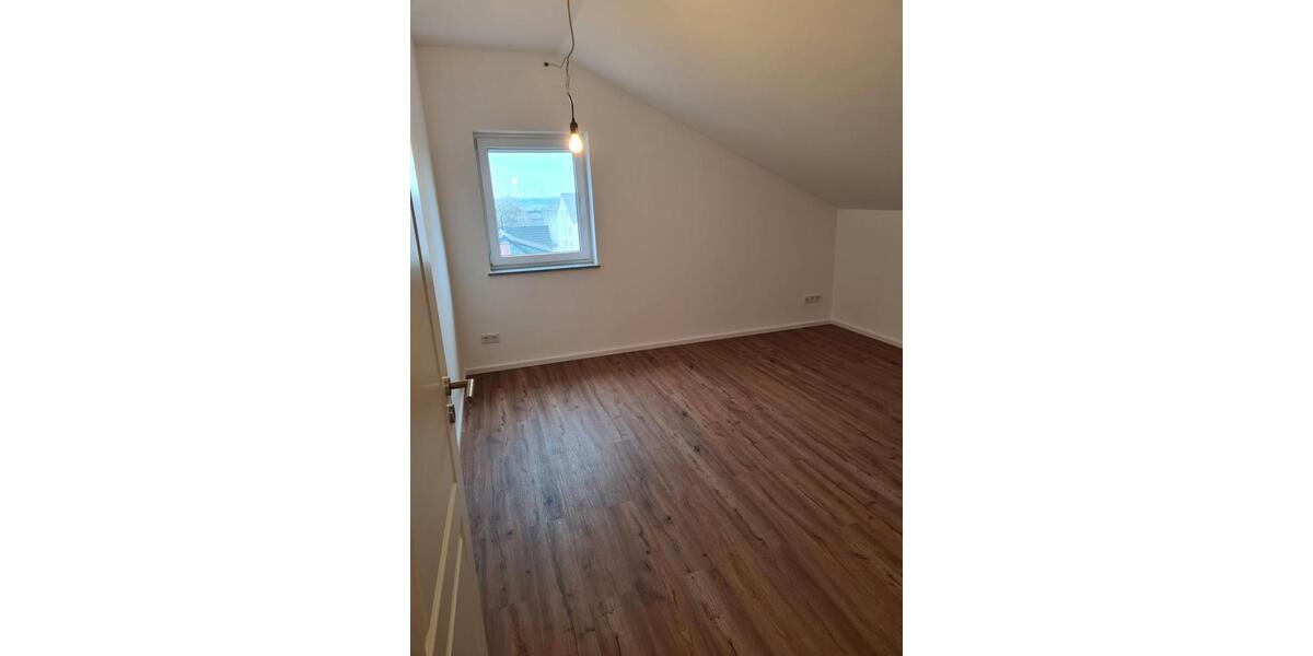 Dachgeschoßwohnung Sohren - 2 Zimmer, 78 m&sup2;, 550&euro; | Angebot:25976001