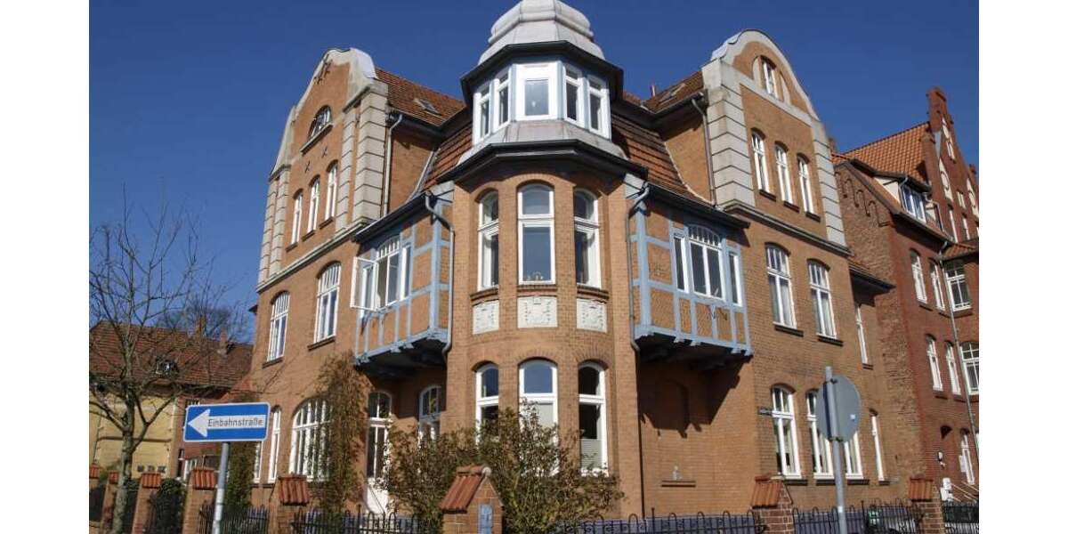 Etagenwohnung Lüneburg - 6 Zimmer, 199 m&sup2;, 2.200&euro; | Angebot:26802588