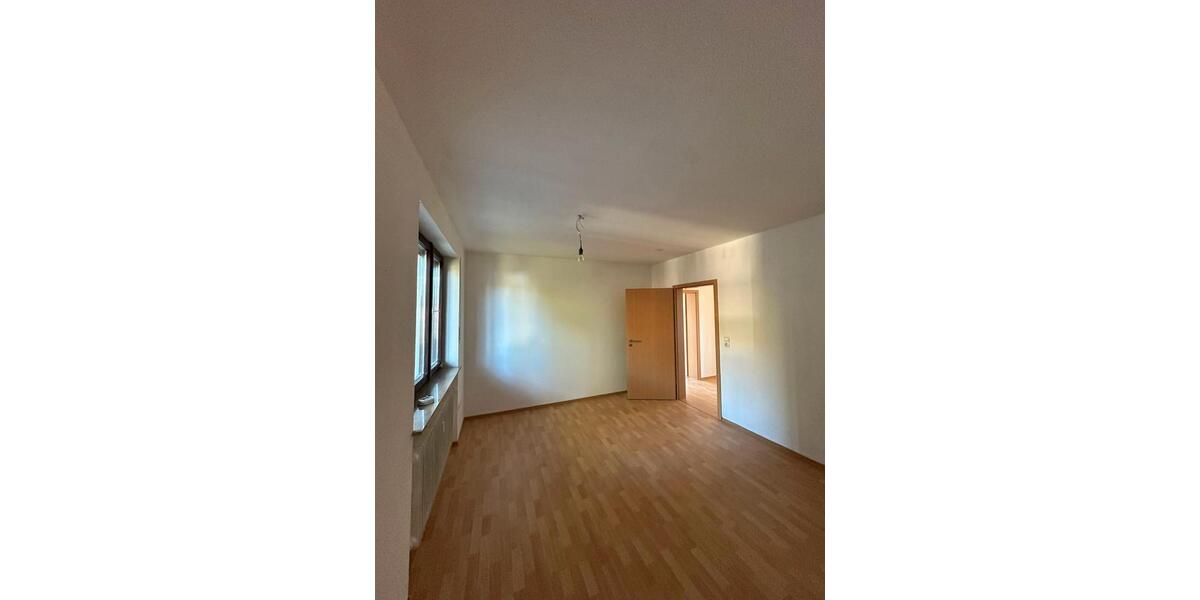 Etagenwohnung Kronach - 4 Zimmer, 128 m&sup2;, 960&euro; | Angebot:26609486