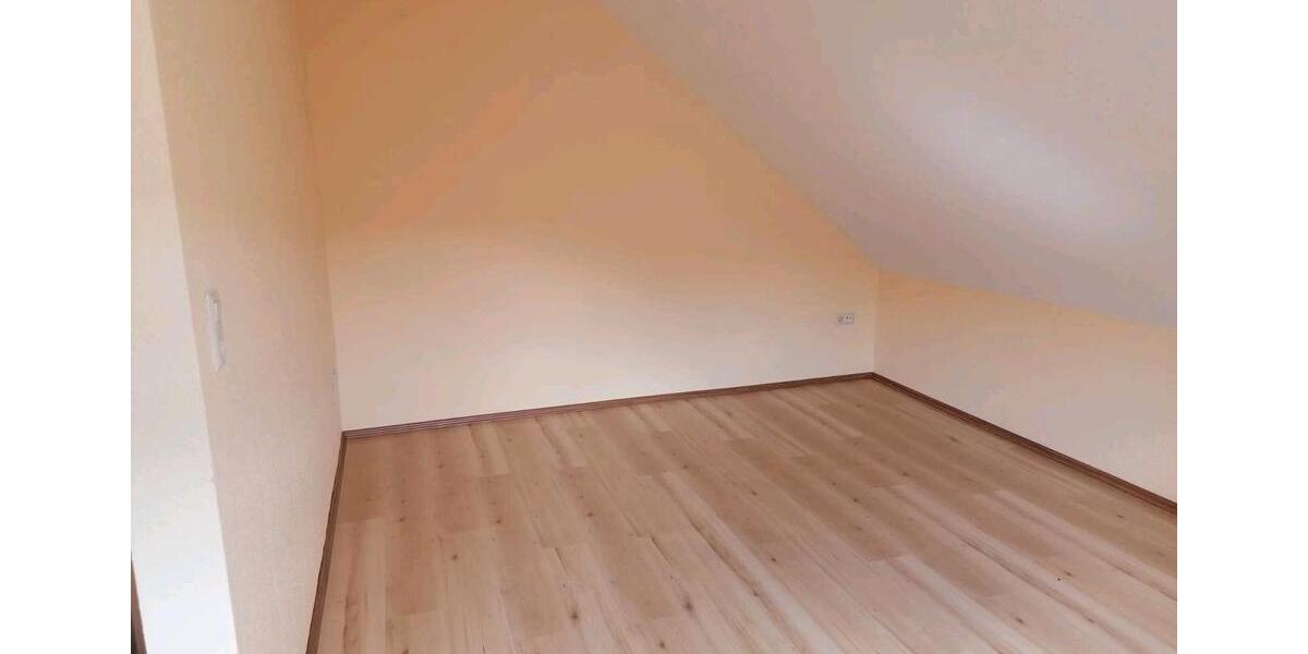 Dachgeschoßwohnung Saterland - 4 Zimmer, 84 m&sup2;, 707&euro; | Angebot:26123805