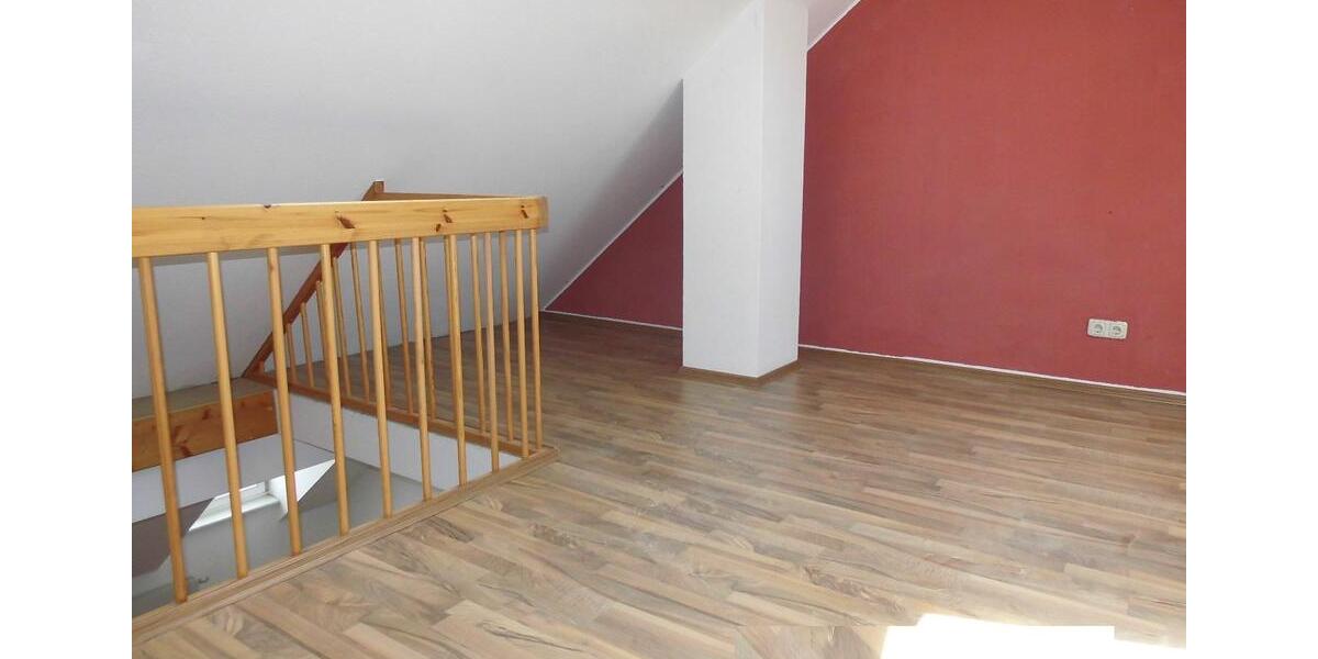 Dachgeschoßwohnung Riesa - 3 Zimmer, 72 m&sup2;, 350&euro; | Angebot:24877914