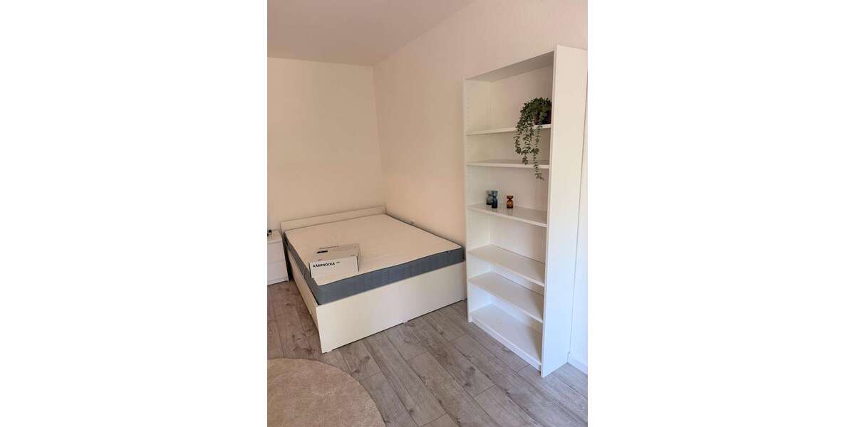 Etagenwohnung Düsseldorf Mörsenbroich - 1 Zimmer, 37 m&sup2;, 889&euro; | Angebot:27032533