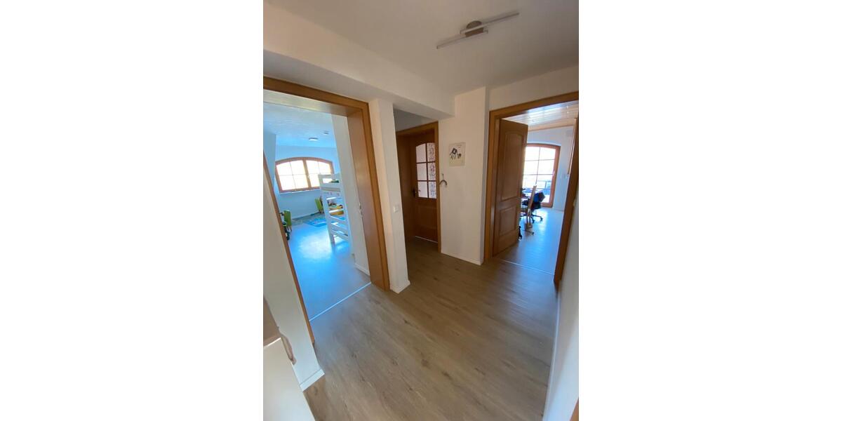 Etagenwohnung Sankt Georgen im Schwarzwald - 4 Zimmer, 120 m&sup2;, 1.180&euro; | Angebot:26223584