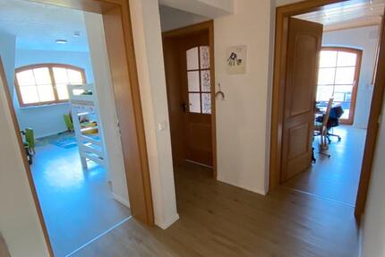 Wohnung Sankt Georgen im Schwarzwald - 4 Zimmer, 120 m&sup2;, 1.180&euro; | Angebot:26223584