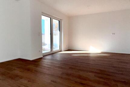 Neubau zur Miete! Wunderschöne 4,5-Zimmer Erdgeschosswohnung mit Soutarrain, 2 Bäder, KfW55, uvm 4 zimmer