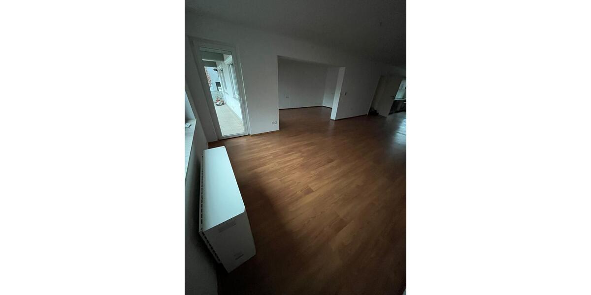 Etagenwohnung Saarlouis - 5 Zimmer, 110 m&sup2;, 1.050&euro; | Angebot:24127061