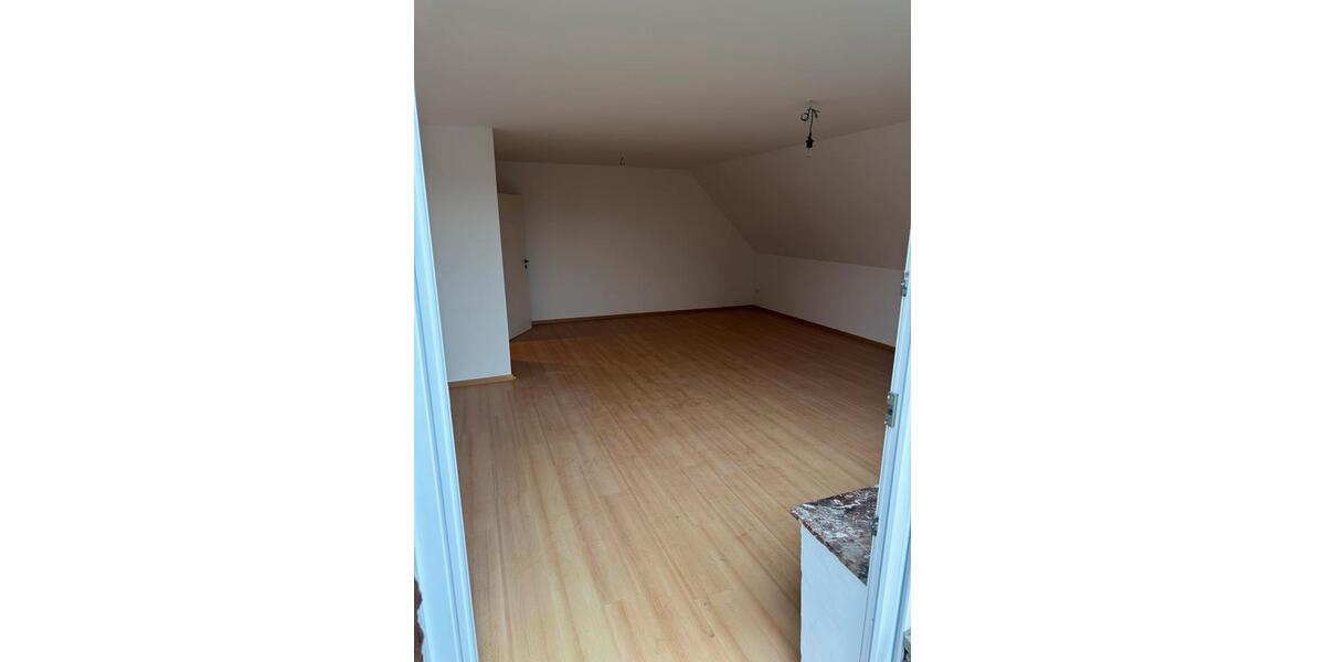 3 Zimmer frisch renoviert schöne Wohnung zentral ruhige Lage 3 zimmer