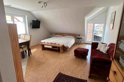Einzimmer- Dachgeschosswohnung - möbliert mit Stellplatz 1 zimmer