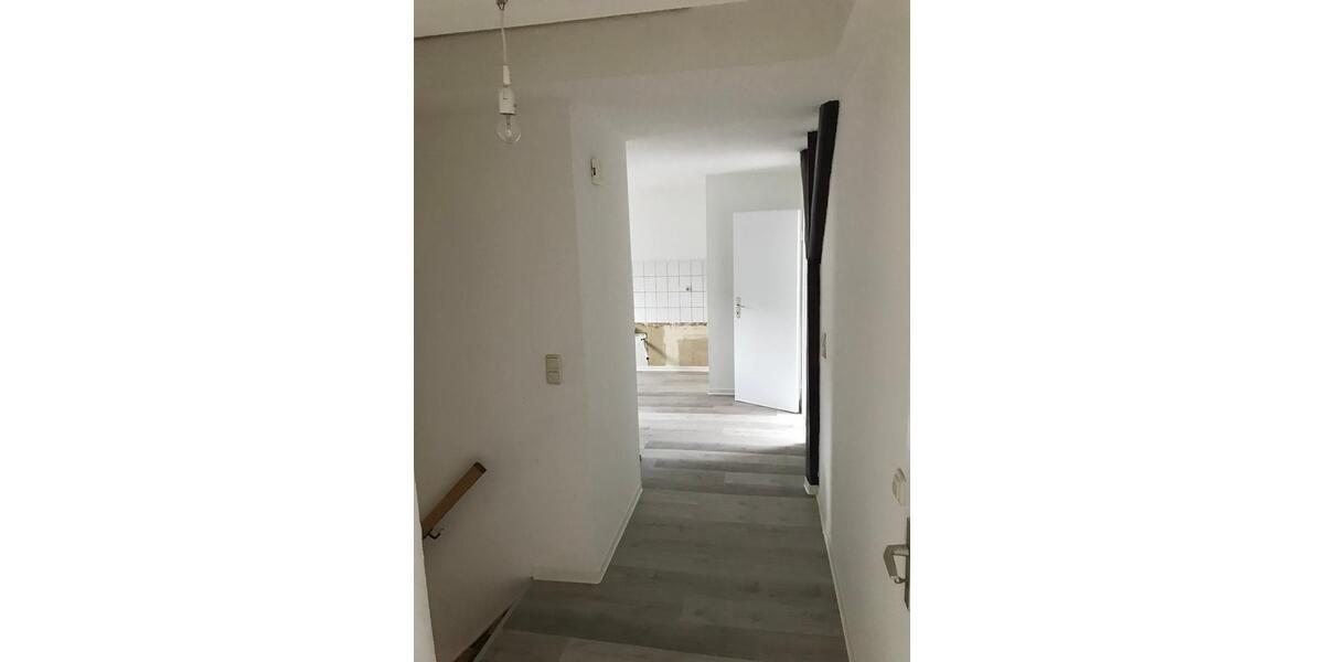 Dachgeschoßwohnung Burg - 3.5 Zimmer, 78 m&sup2;, 507&euro; | Angebot:26647186