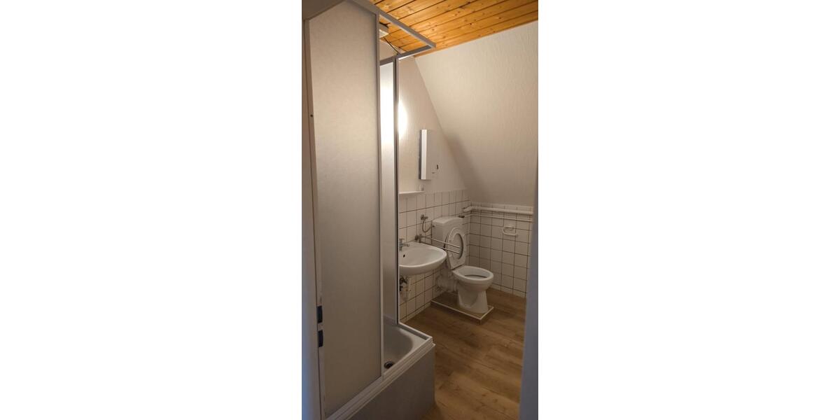 Dachgeschoßwohnung Koblenz Arenberg-Immendorf - 2 Zimmer, 64 m&sup2;, 584&euro; | Angebot:26147984