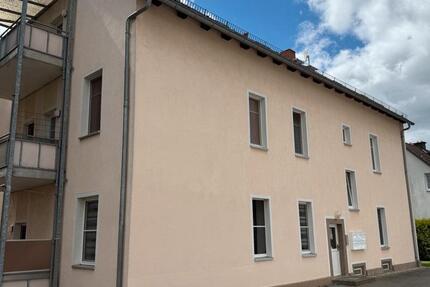 Großzügig geschnittene 3-Raum-Wohnung mit Balkon und Garage 3 zimmer