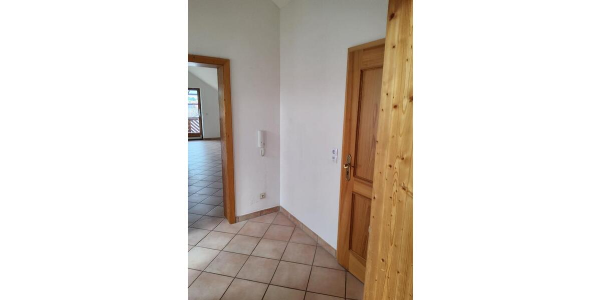Dachgeschoßwohnung Bayerbach - 2 Zimmer, 69 m&sup2;, 490&euro; | Angebot:24768349