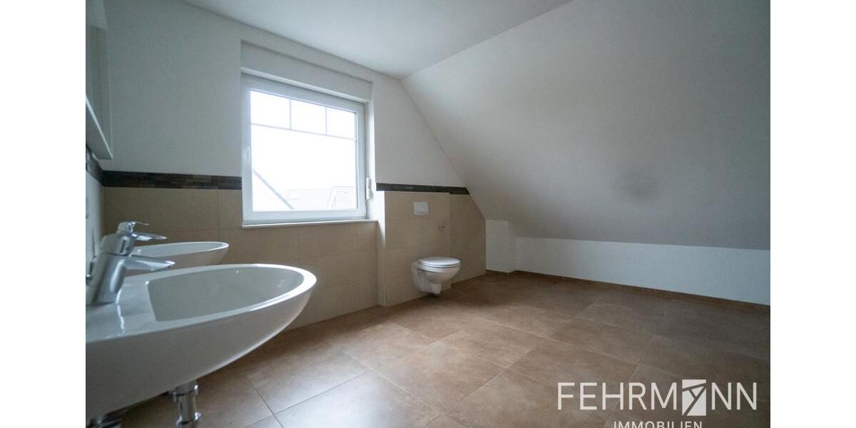 Dachgeschoßwohnung Emsbüren - 3 Zimmer, 129 m&sup2;, 980&euro; | Angebot:26335714