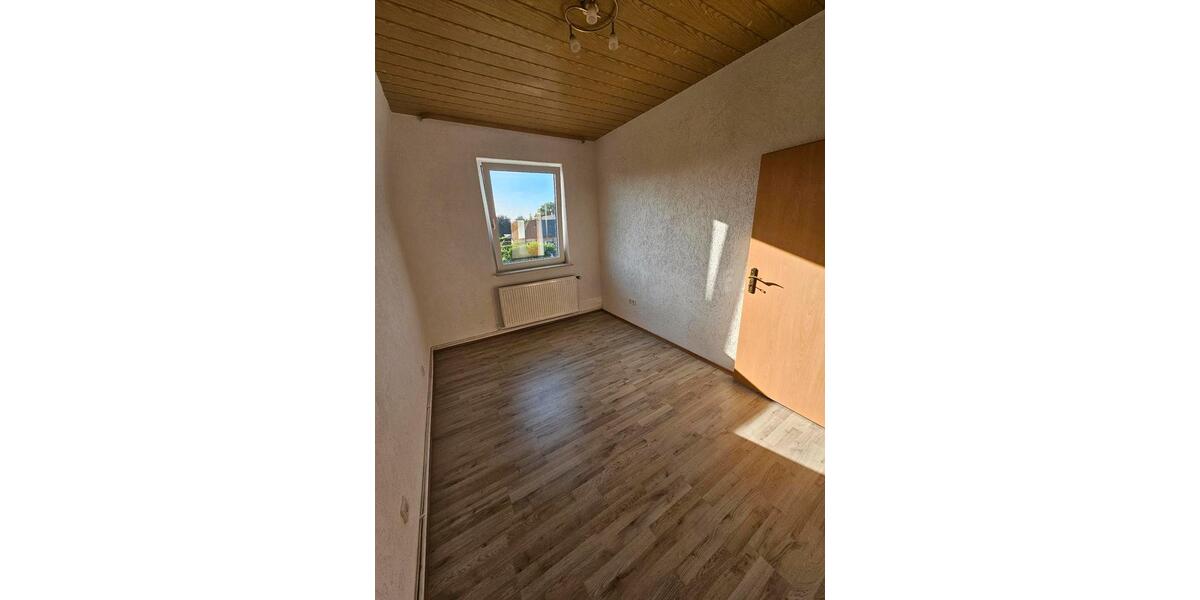 Etagenwohnung Nordenham - 4 Zimmer, 65 m&sup2;, 700&euro; | Angebot:25963603