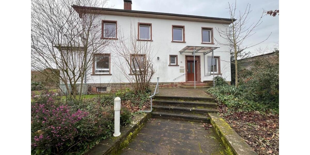 Einfamilienhaus Zweibrücken - 9 Zimmer, 251 m&sup2;, 1.790&euro; | Angebot:25980405