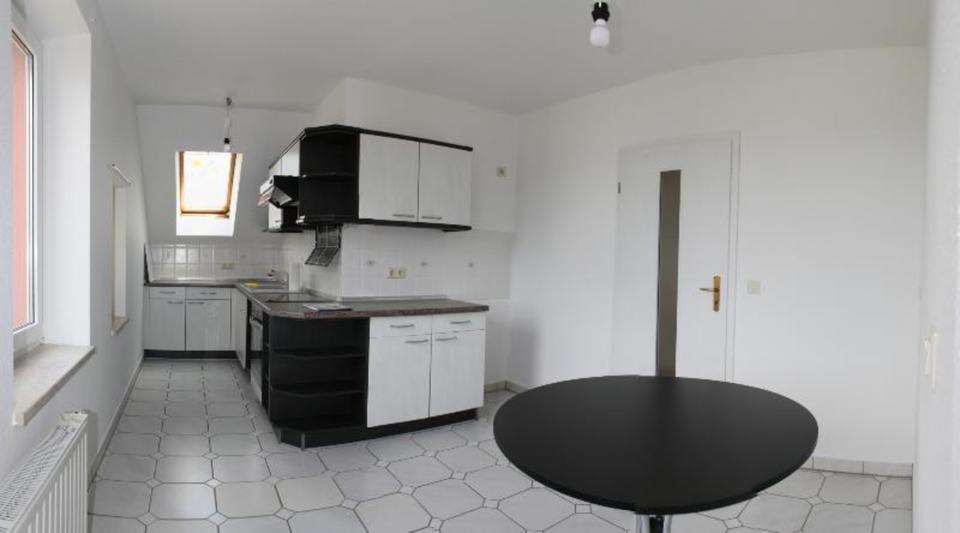 Dachgeschoßwohnung Döbeln - 3 Zimmer, 86 m&sup2;, 450&euro; | Angebot:24353941