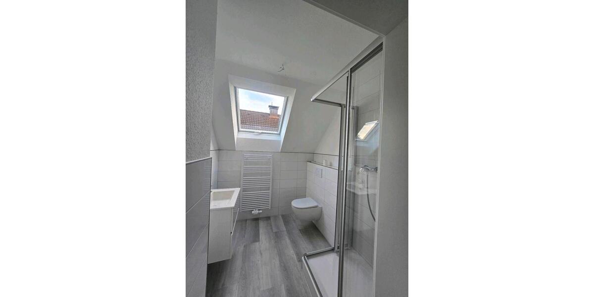 Dachgeschoßwohnung Radevormwald - 3 Zimmer, 76 m&sup2;, 1.100&euro; | Angebot:26506469
