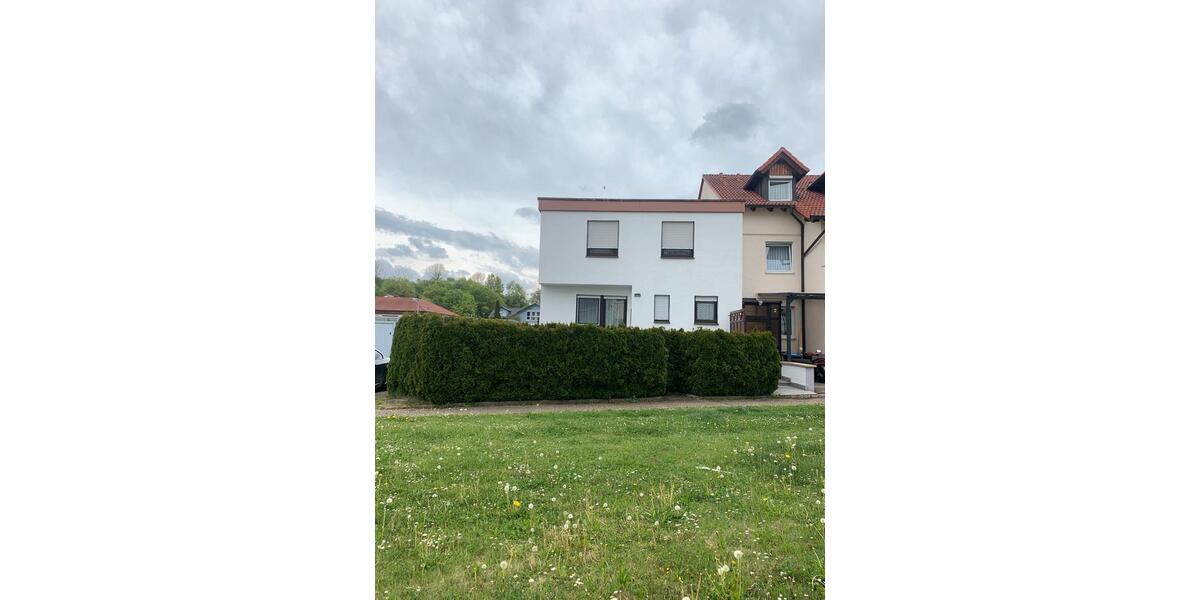 Reihenendhaus ( 1 Familienhaus ) mit Garten u. Garage +Stellplatz 6 zimmer