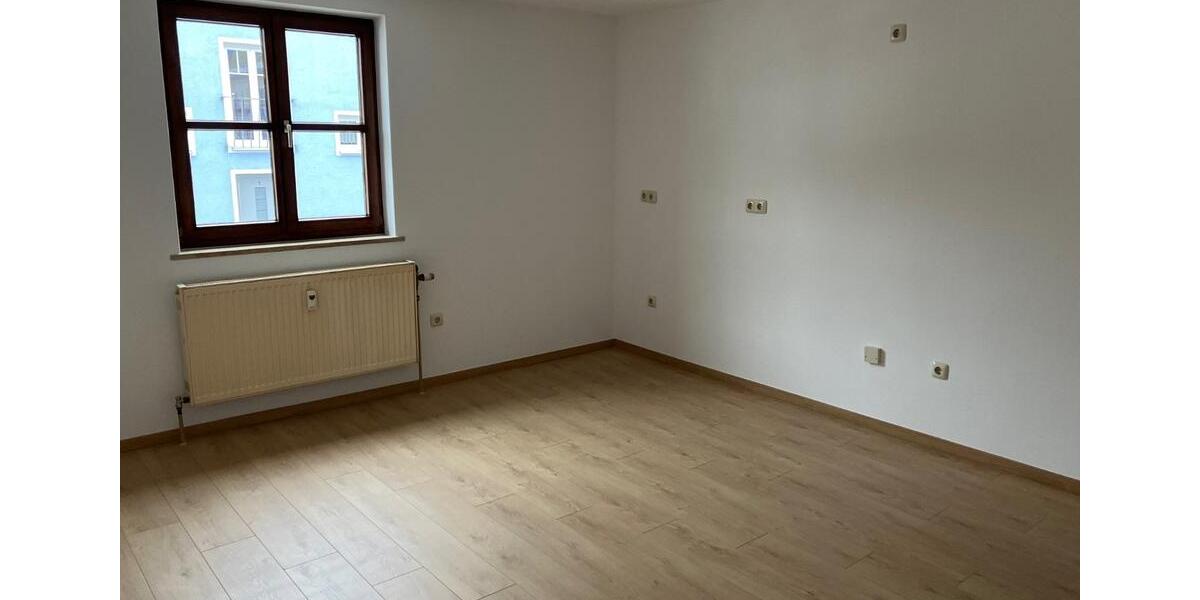 Erdgeschoßwohnung Wiesau Kornthan - 3 Zimmer, 73 m&sup2;, 495&euro; | Angebot:25960438