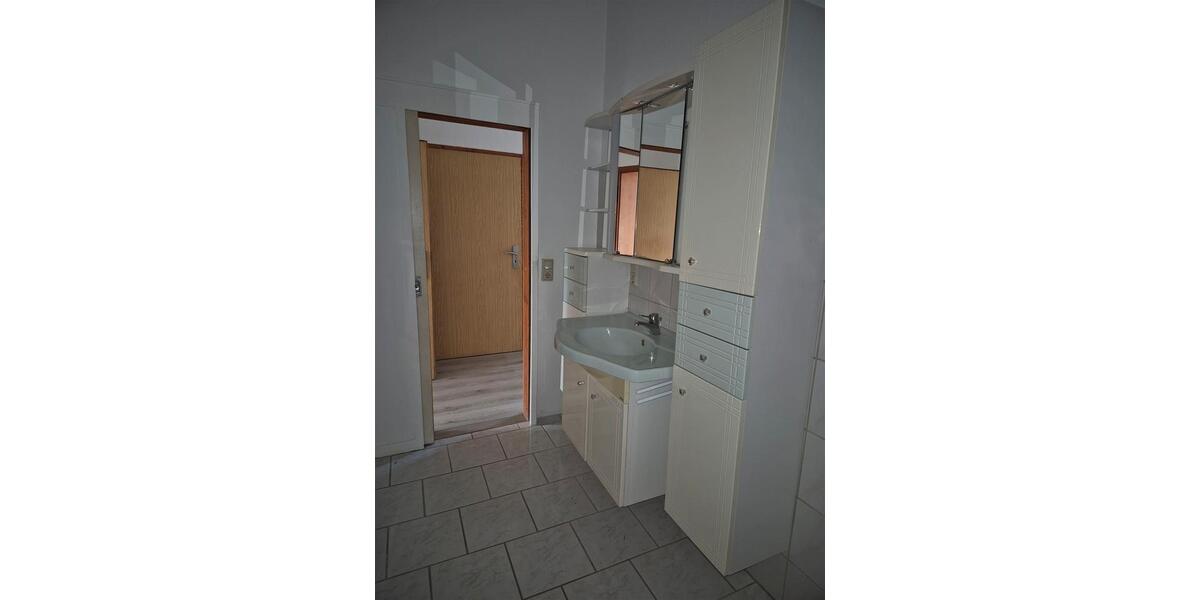 Etagenwohnung Mittweida - 3 Zimmer, 67 m&sup2;, 370&euro; | Angebot:24397265