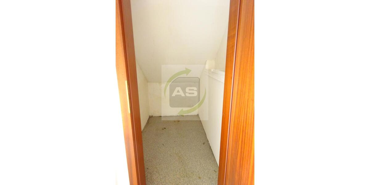 Dachgeschoßwohnung Zwickau - 2 Zimmer, 63 m&sup2;, 340&euro; | Angebot:25902812