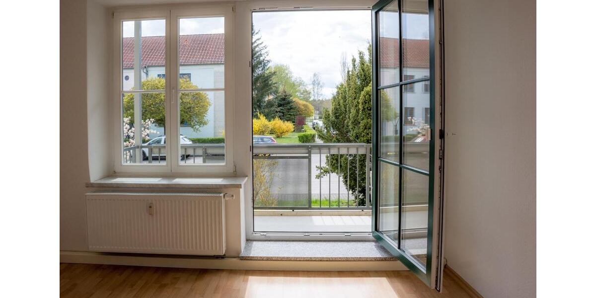 Helle 3 ZKB im EG mit Südwest-Balkon in 4-Familienhaus 3 zimmer