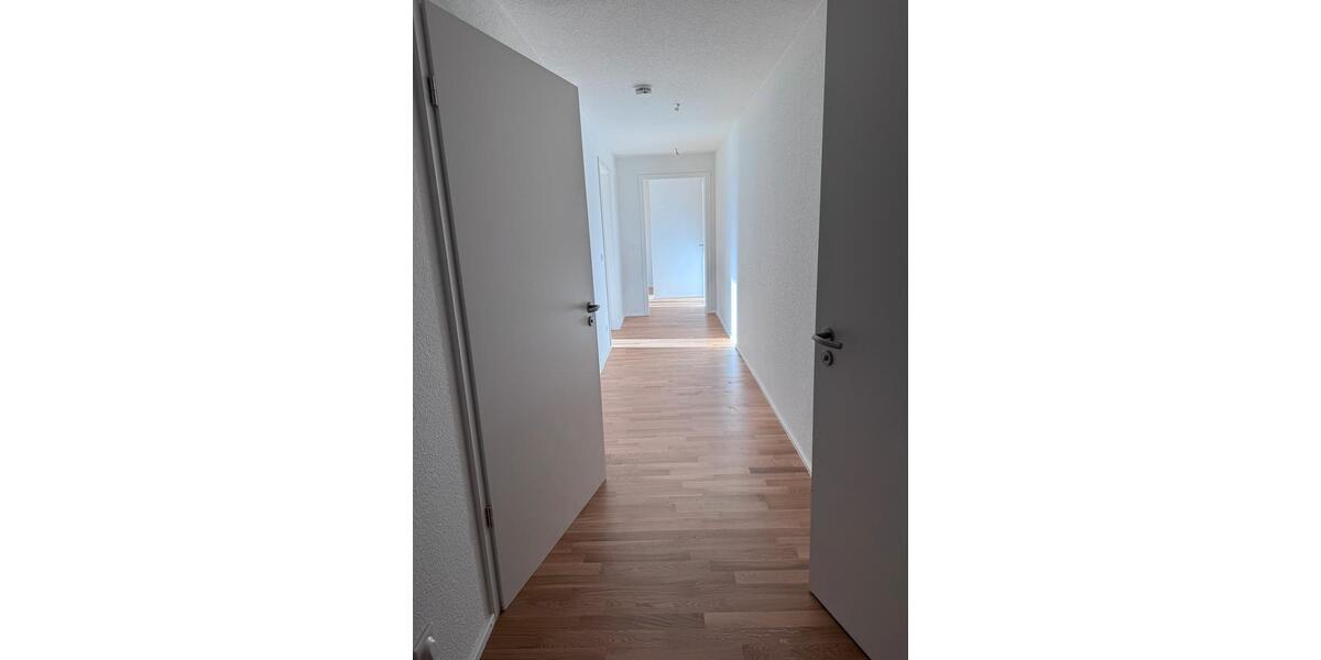 Erstbezug: Barrierefreie 3-Zi. Whg. Inkl Küche und 2 Parkplätzen 3 zimmer