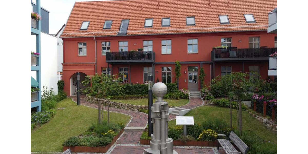 Dachgeschoßwohnung Güstrow - 2 Zimmer, 90 m&sup2;, 800&euro; | Angebot:24354436