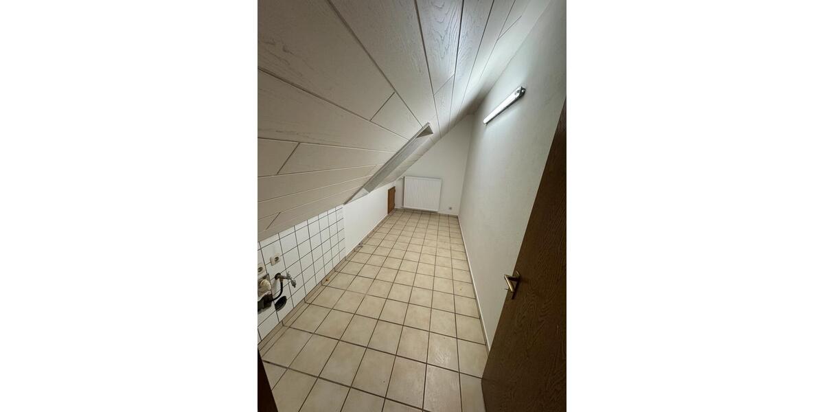 Dachgeschoßwohnung Preußisch Oldendorf - 2 Zimmer, 75 m&sup2;, 470&euro; | Angebot:25256413