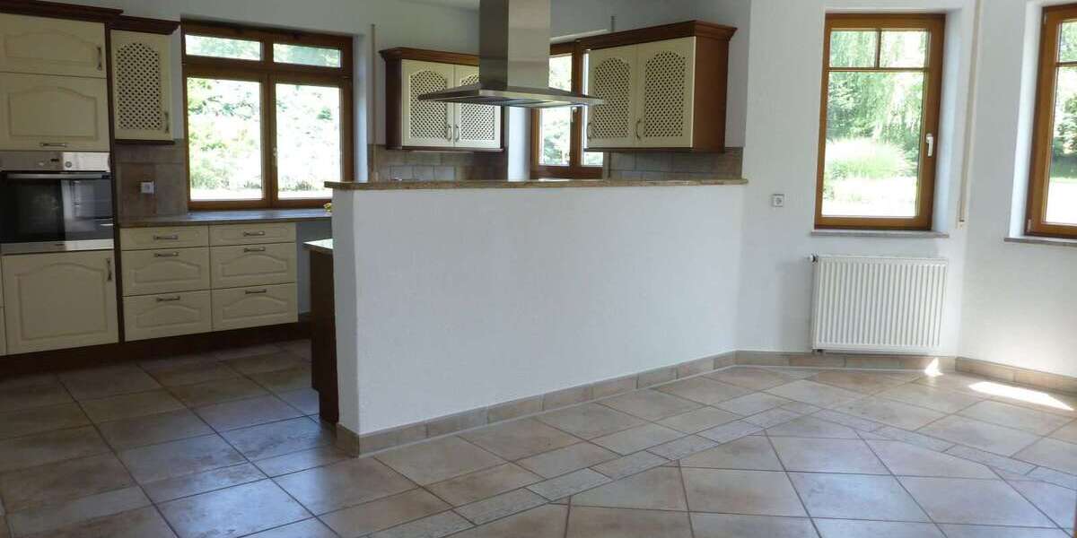 Einfamilienhaus Ochsenhausen - 11 Zimmer, 521 m&sup2;, 3.950&euro; | Angebot:25986387