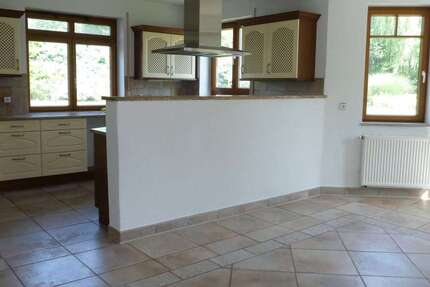 Haus Ochsenhausen - 11 Zimmer, 521 m&sup2;, 3.950&euro; | Angebot:25986387