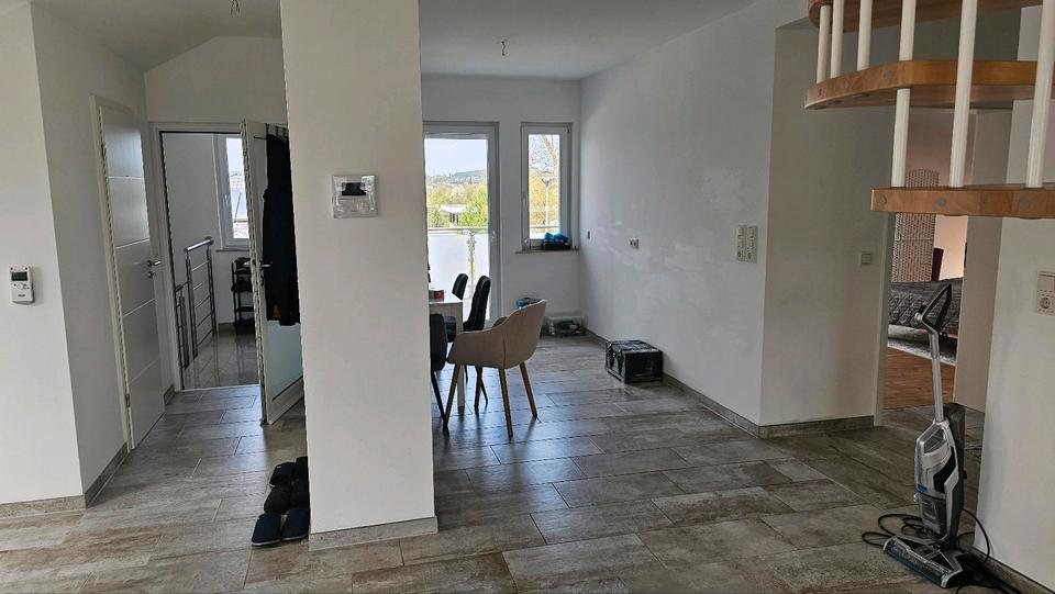 Dachgeschoßwohnung Heusweiler - 3 Zimmer, 117 m&sup2;, 950&euro; | Angebot:26180340