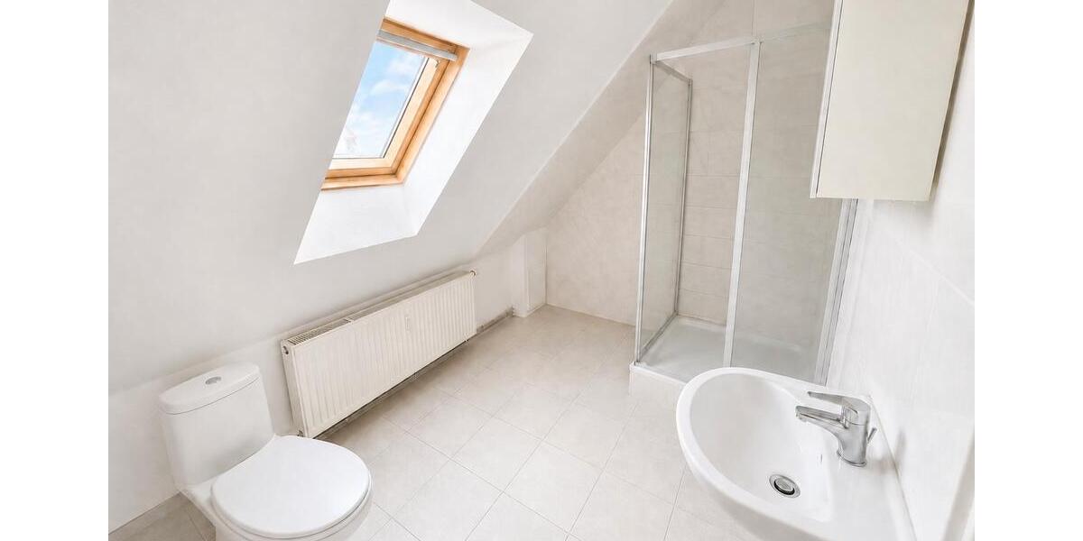 Dachgeschoßwohnung Weinheim - 2 Zimmer, 64 m&sup2;, 880&euro; | Angebot:26563799